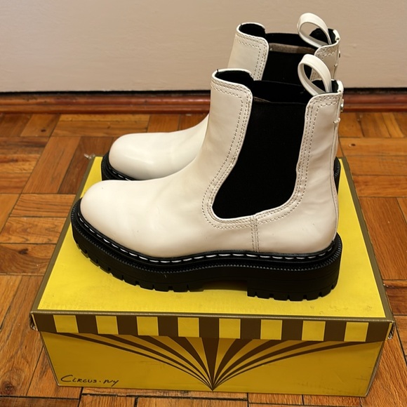🫶🫶Sam Edelman Effie Chelsea Boot 🫶🫶 - Picture 4 of 9